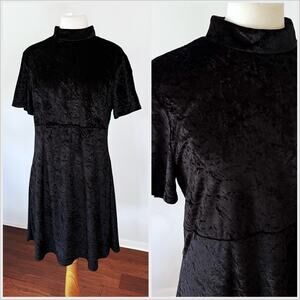 Vintage 90s Does 60s Black Crushed Velvet Mini Mod Dress // Size 14 XL